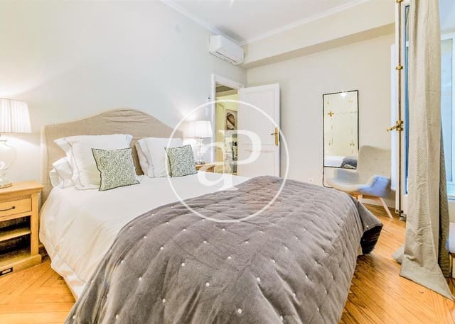 6 soveværelse Lejlighed til leje i Argüelles, Madrid by - € 14.000 (Ref: 8726415)