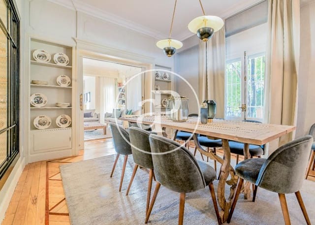 6 soveværelse Lejlighed til leje i Argüelles, Madrid by - € 14.000 (Ref: 8726415)