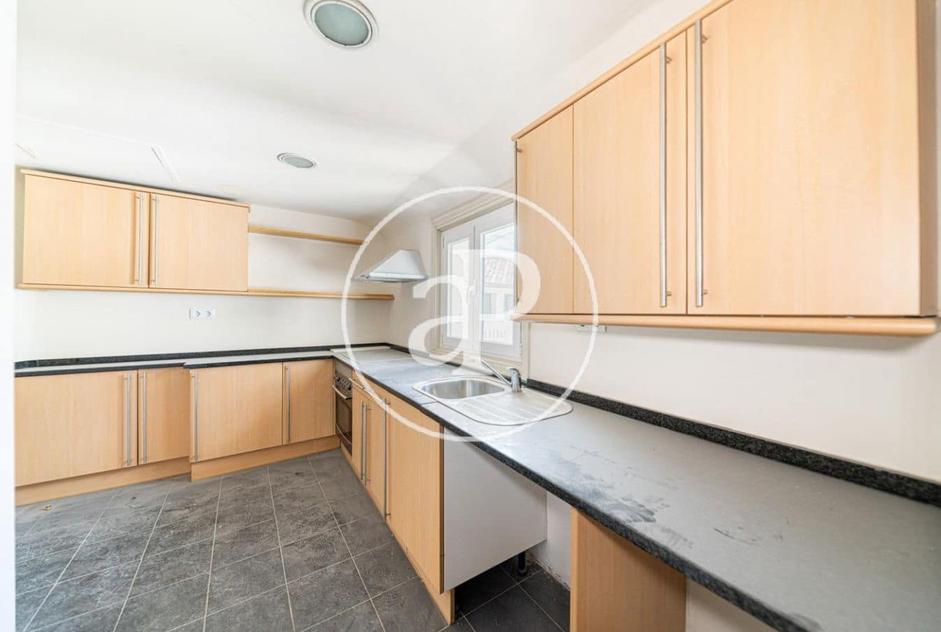 5 soveværelse Lejlighed til leje i Madrid by - € 15.000 (Ref: 8726419)