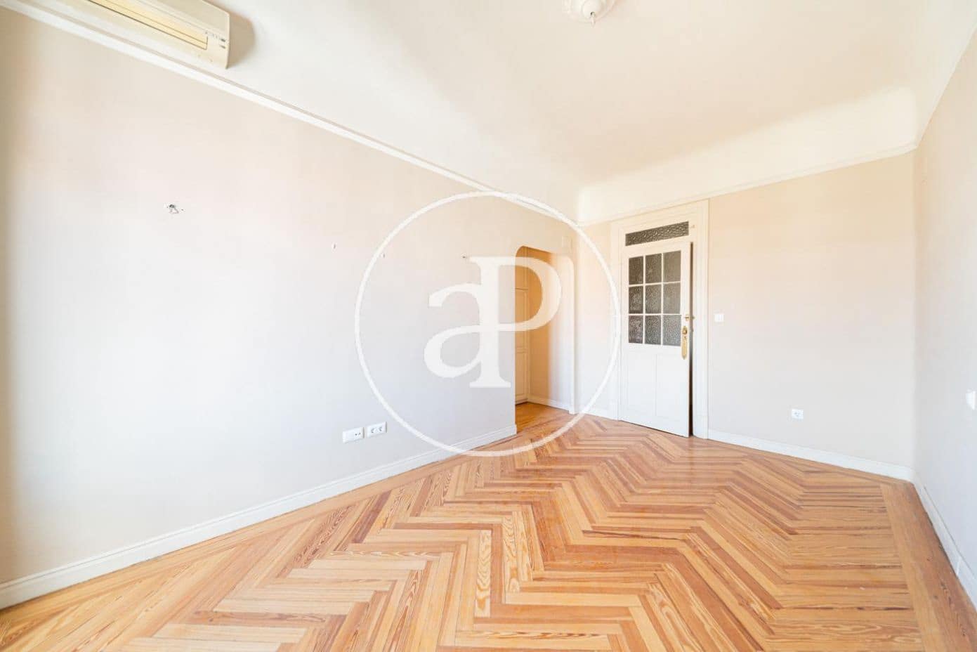 5 soveværelse Lejlighed til leje i Madrid by - € 15.000 (Ref: 8726419)