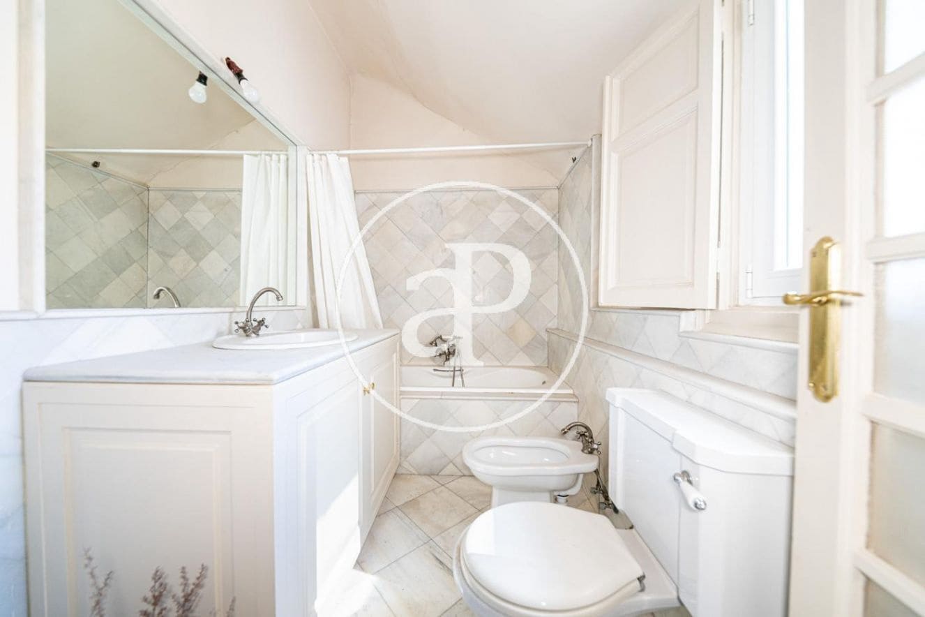 5 soveværelse Lejlighed til leje i Madrid by - € 15.000 (Ref: 8726419)