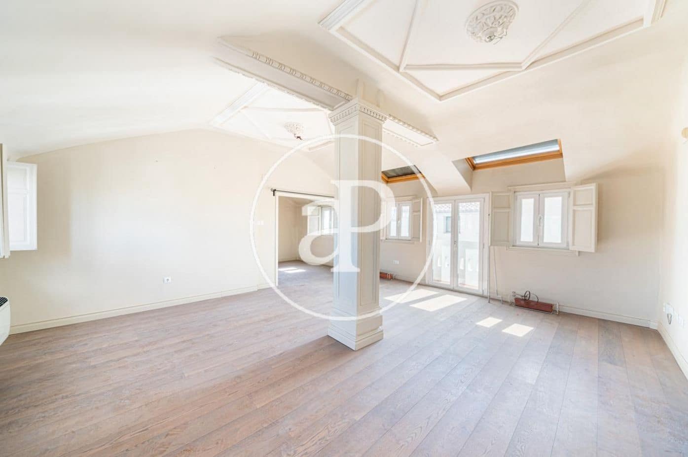 5 soveværelse Lejlighed til leje i Madrid by - € 15.000 (Ref: 8726419)