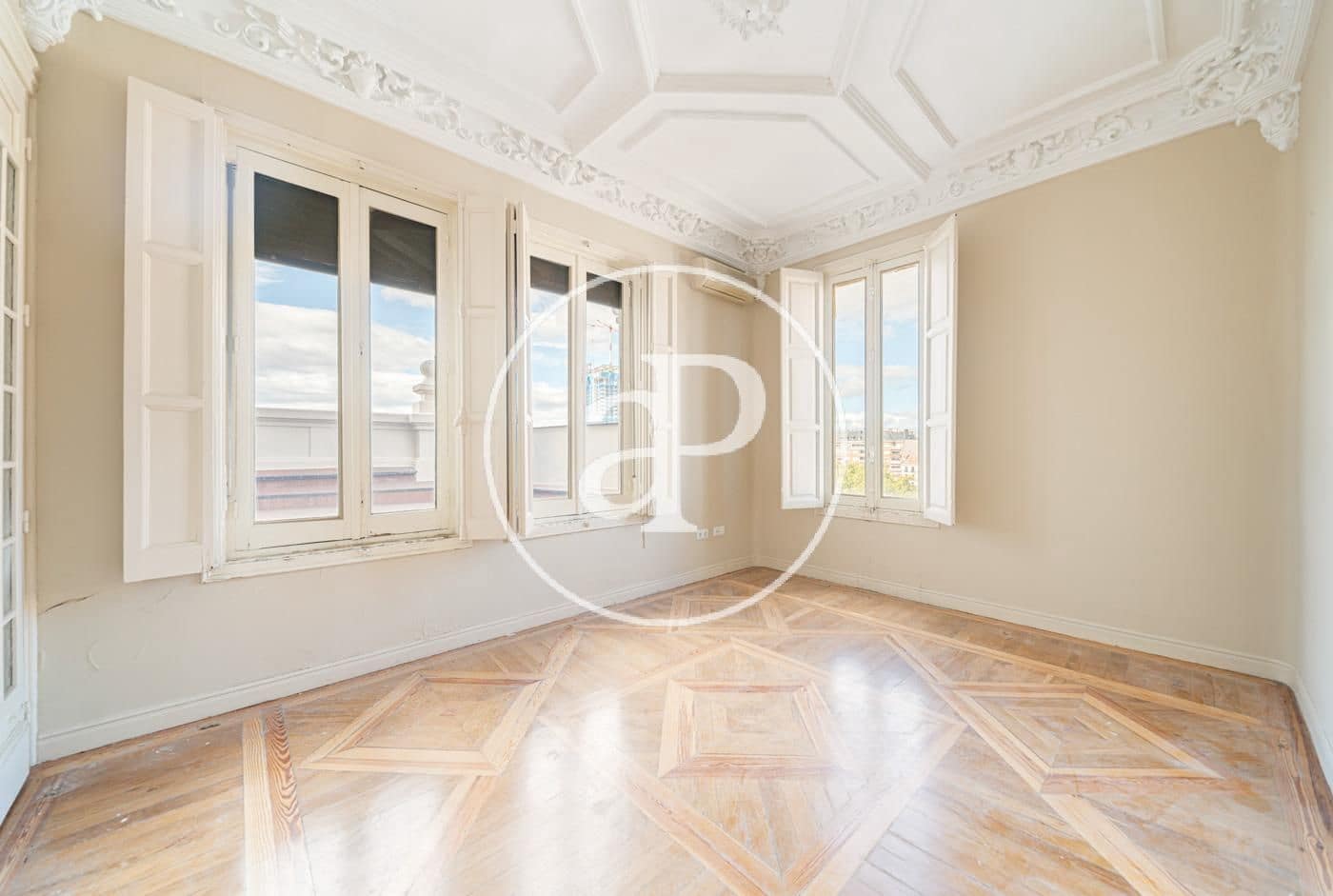 5 soveværelse Lejlighed til leje i Madrid by - € 15.000 (Ref: 8726419)