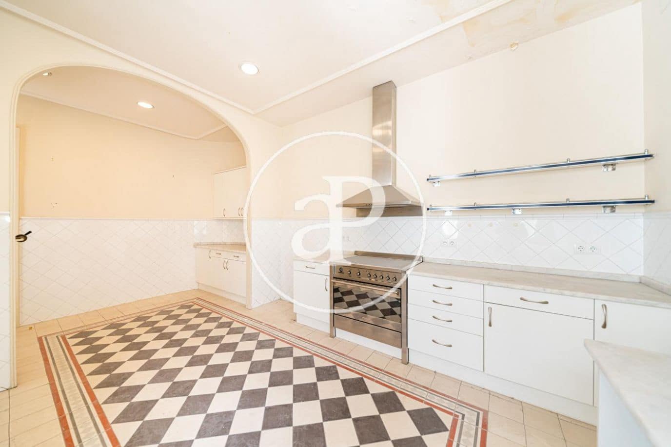 5 soveværelse Lejlighed til leje i Madrid by - € 15.000 (Ref: 8726419)