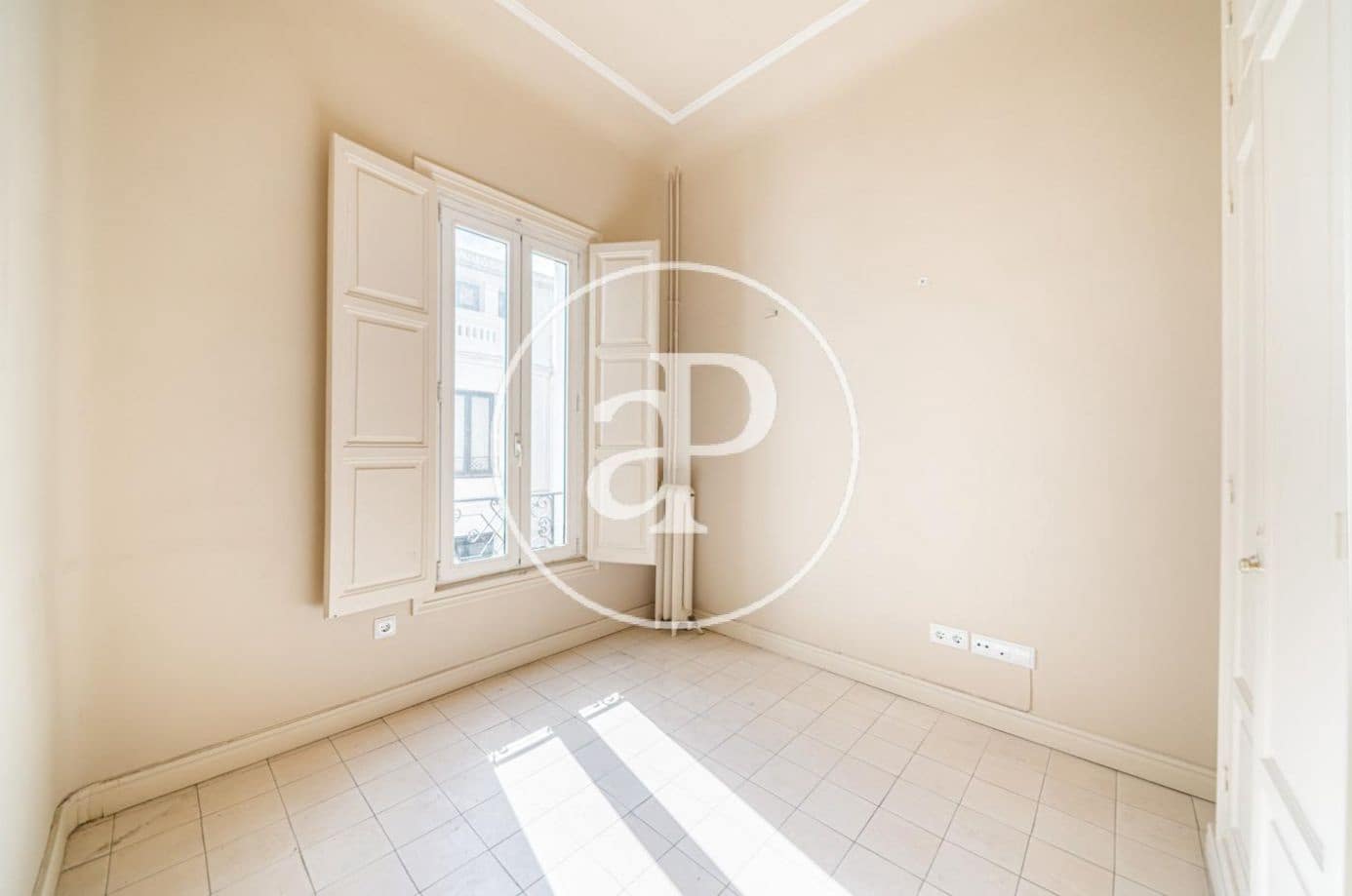 5 soveværelse Lejlighed til leje i Madrid by - € 15.000 (Ref: 8726419)