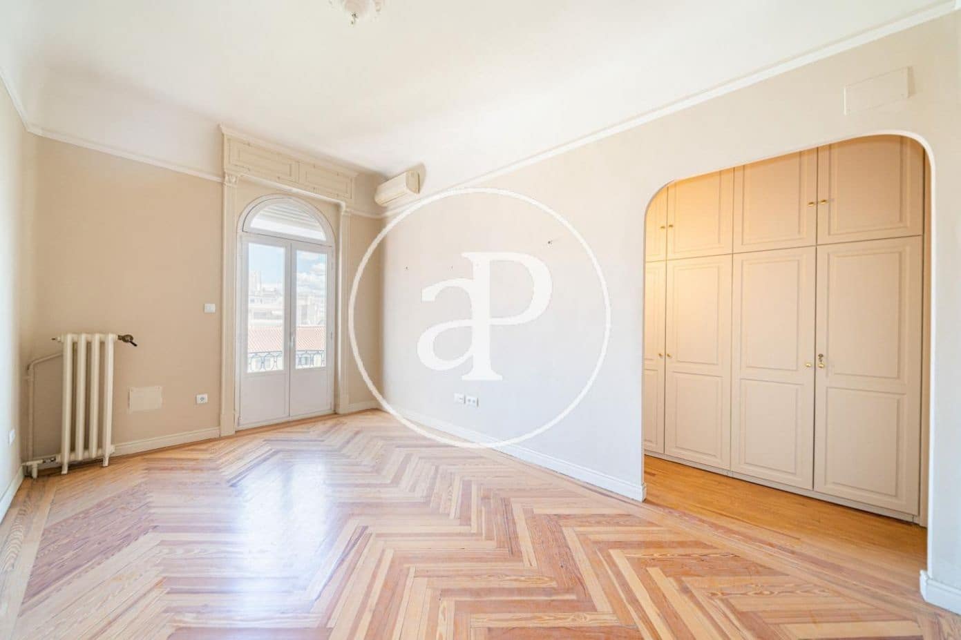 5 soveværelse Lejlighed til leje i Madrid by - € 15.000 (Ref: 8726419)