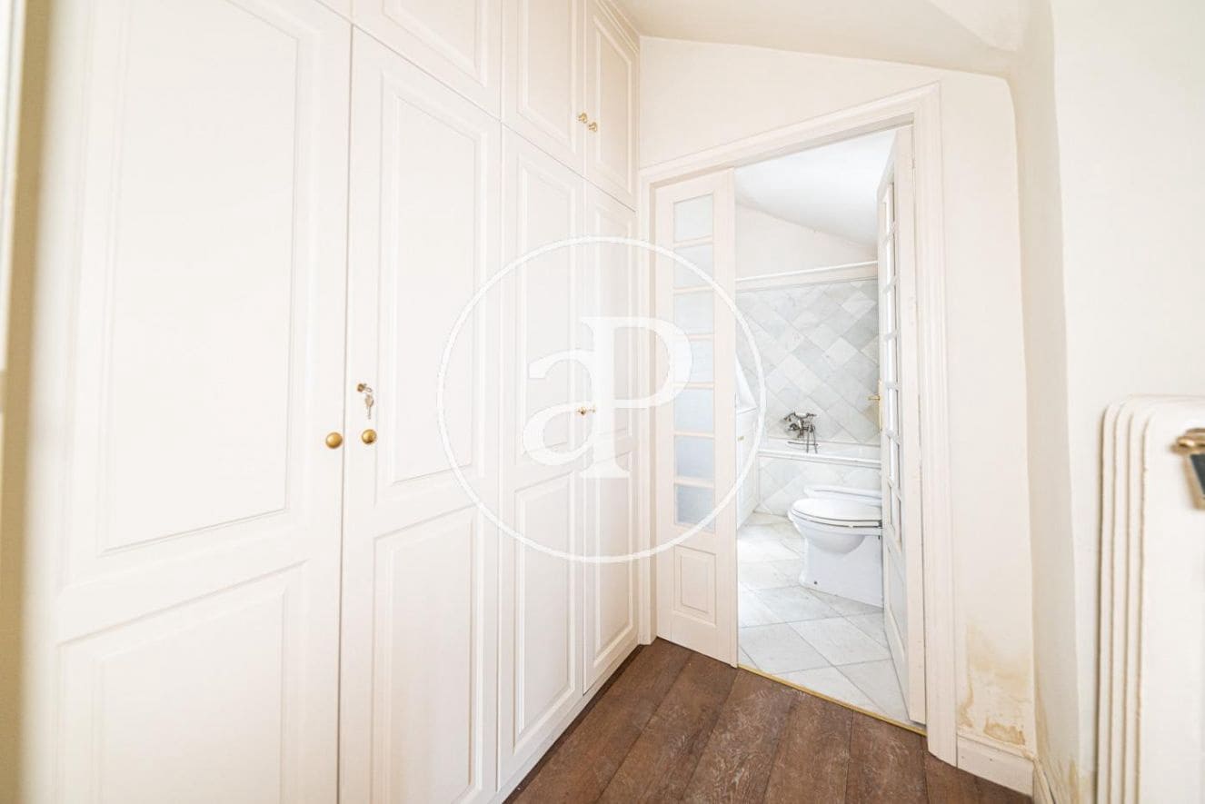 5 soveværelse Lejlighed til leje i Madrid by - € 15.000 (Ref: 8726419)