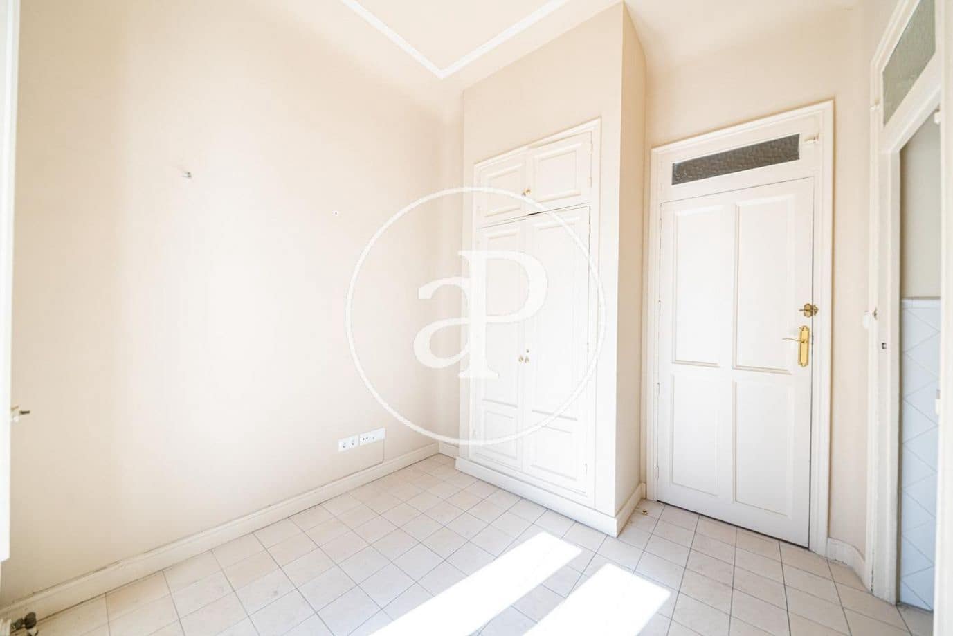 5 soveværelse Lejlighed til leje i Madrid by - € 15.000 (Ref: 8726419)