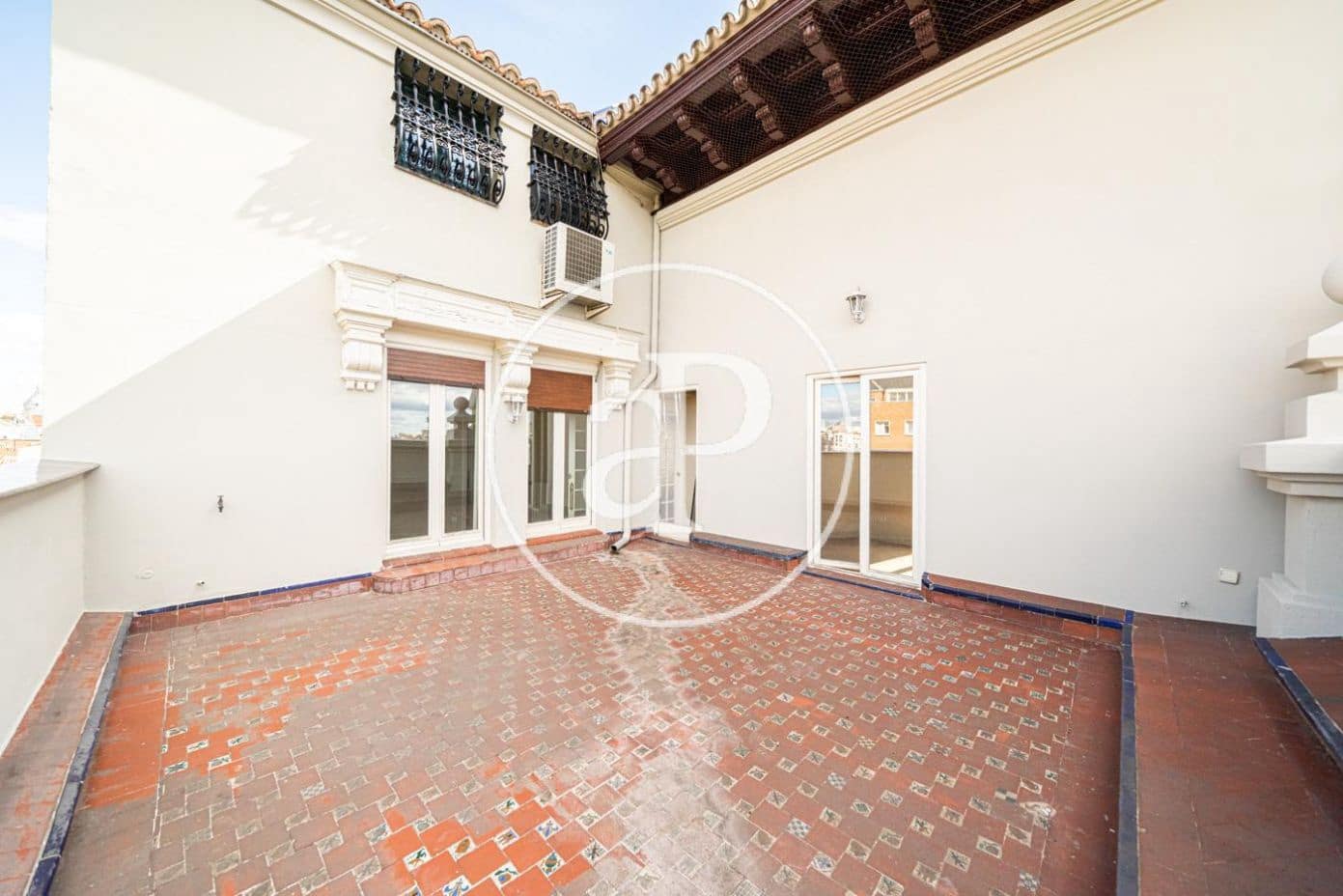 5 soveværelse Lejlighed til leje i Madrid by - € 15.000 (Ref: 8726419)