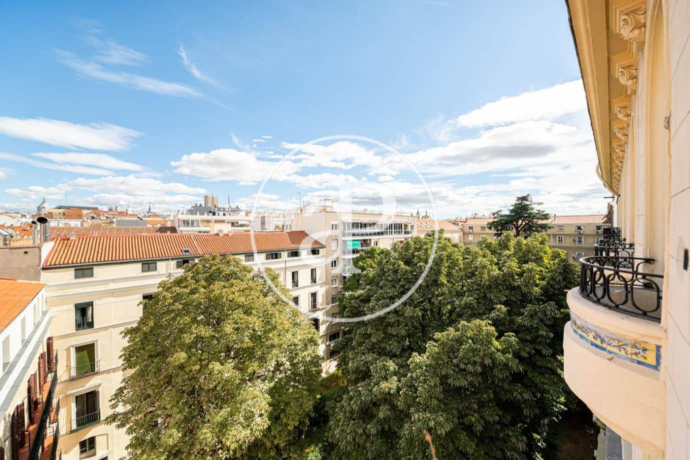 5 soveværelse Lejlighed til leje i Madrid by - € 15.000 (Ref: 8726419)