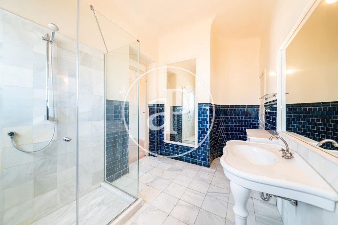 5 soveværelse Lejlighed til leje i Madrid by - € 15.000 (Ref: 8726419)