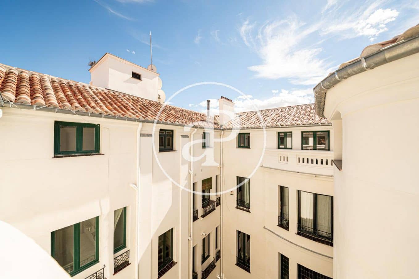 5 soveværelse Lejlighed til leje i Madrid by - € 15.000 (Ref: 8726419)