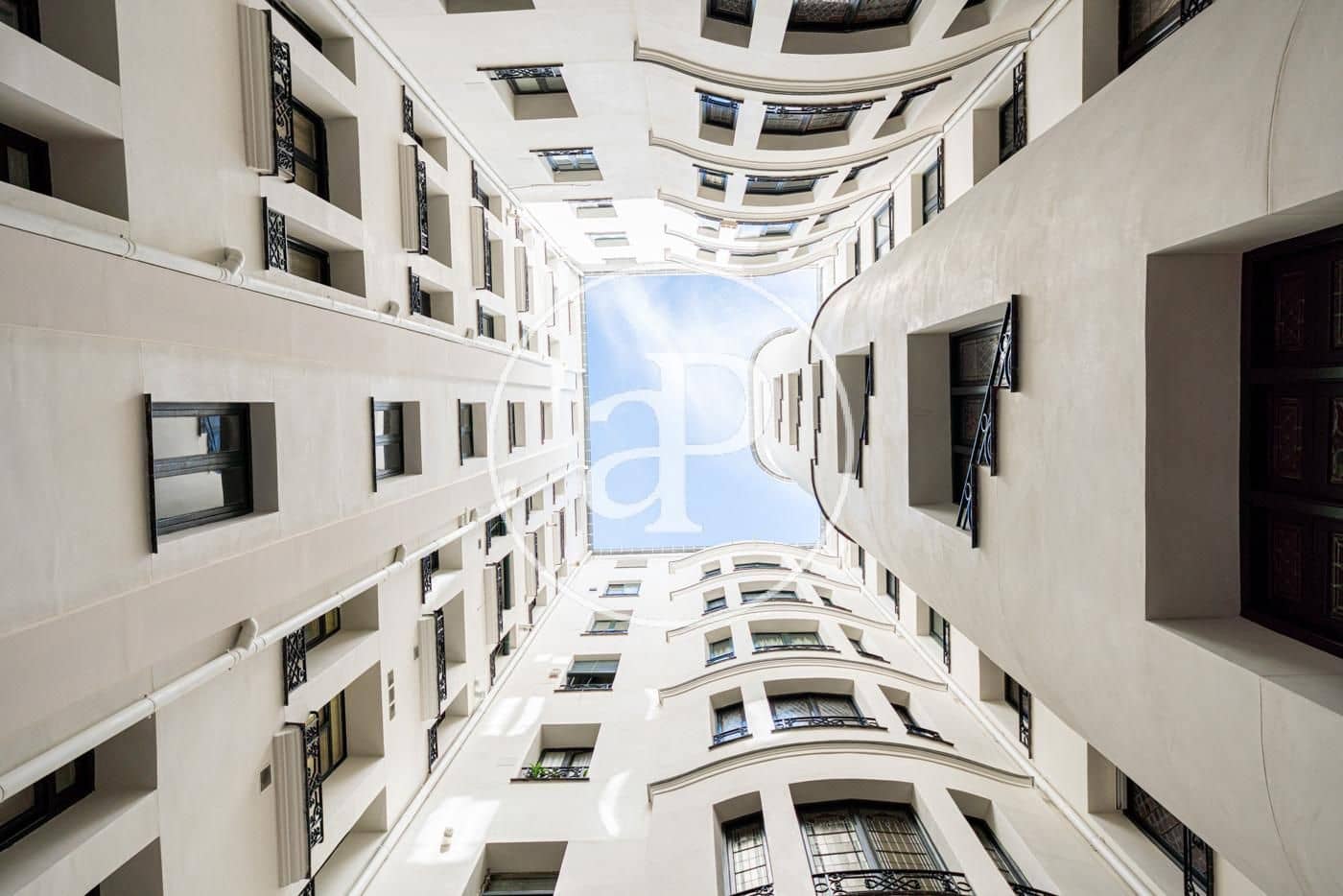 5 soveværelse Lejlighed til leje i Madrid by - € 15.000 (Ref: 8726419)