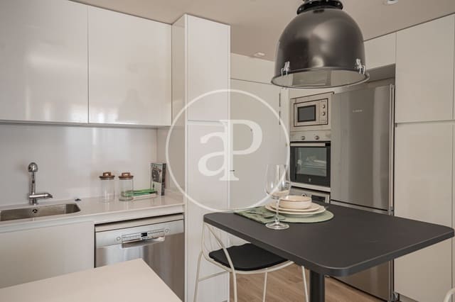 1 bedroom Apartment for rent in Valdeacederas, Madrid city with pool - € 2,300 (Ref: 8726420)