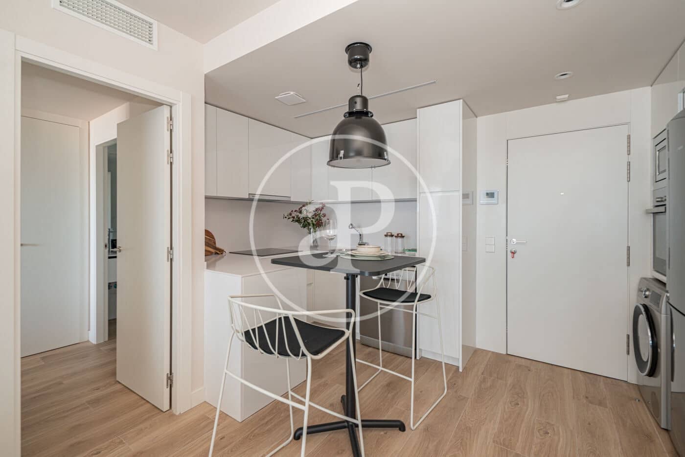 1 soverom Leilighet til leie i Madrid by med svømmebasseng - € 2 300 (Ref: 8726420)