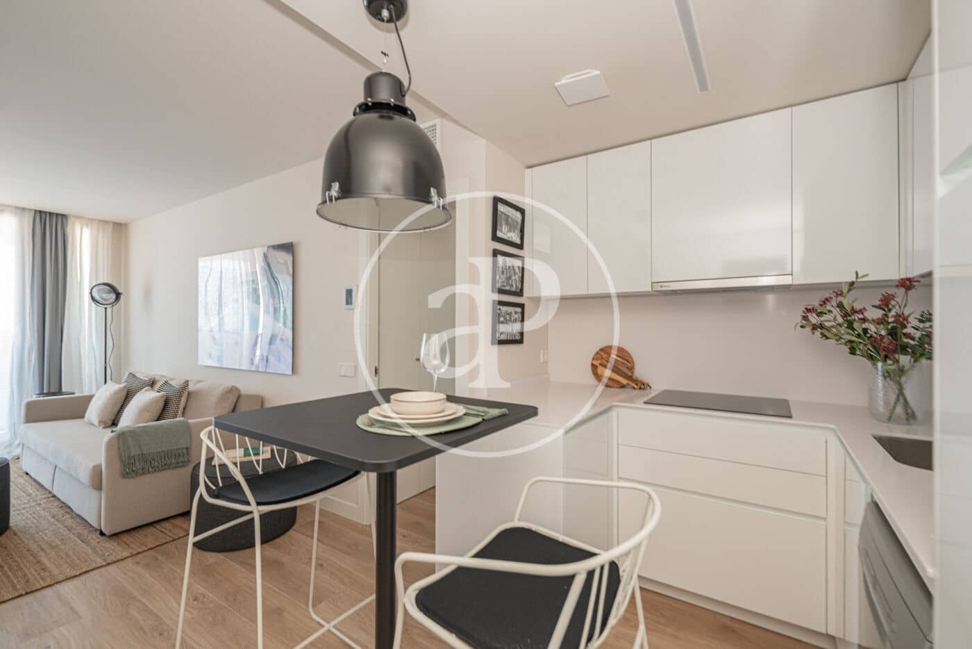 1 soverom Leilighet til leie i Madrid by med svømmebasseng - € 2 300 (Ref: 8726420)