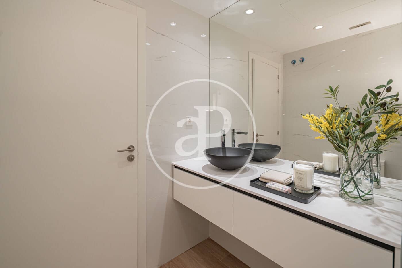 1 soverom Leilighet til leie i Madrid by med svømmebasseng - € 2 300 (Ref: 8726420)