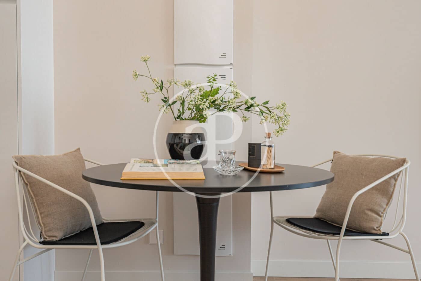 1 soverom Leilighet til leie i Madrid by med svømmebasseng - € 2 300 (Ref: 8726420)