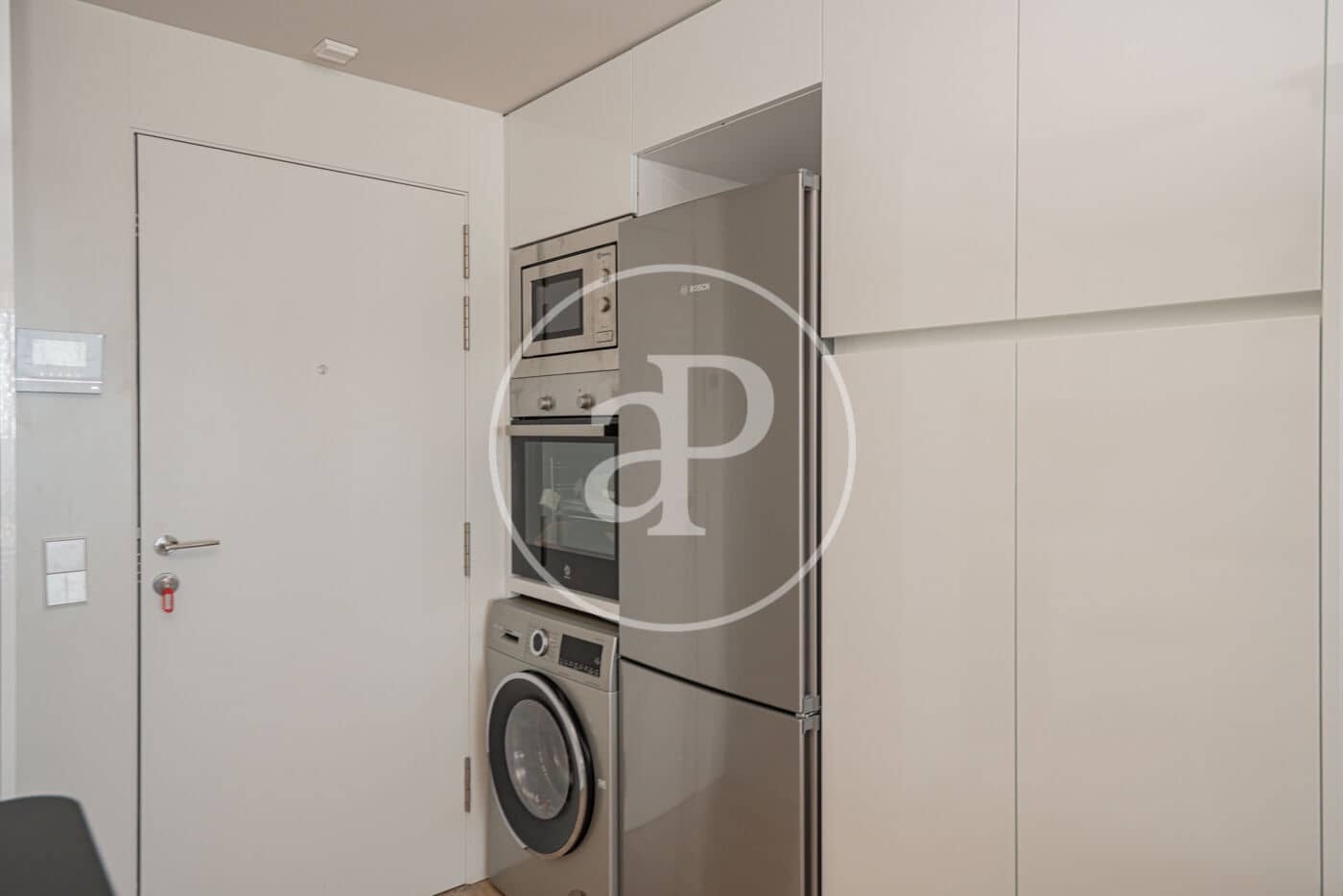 1 soverom Leilighet til leie i Madrid by med svømmebasseng - € 2 300 (Ref: 8726420)