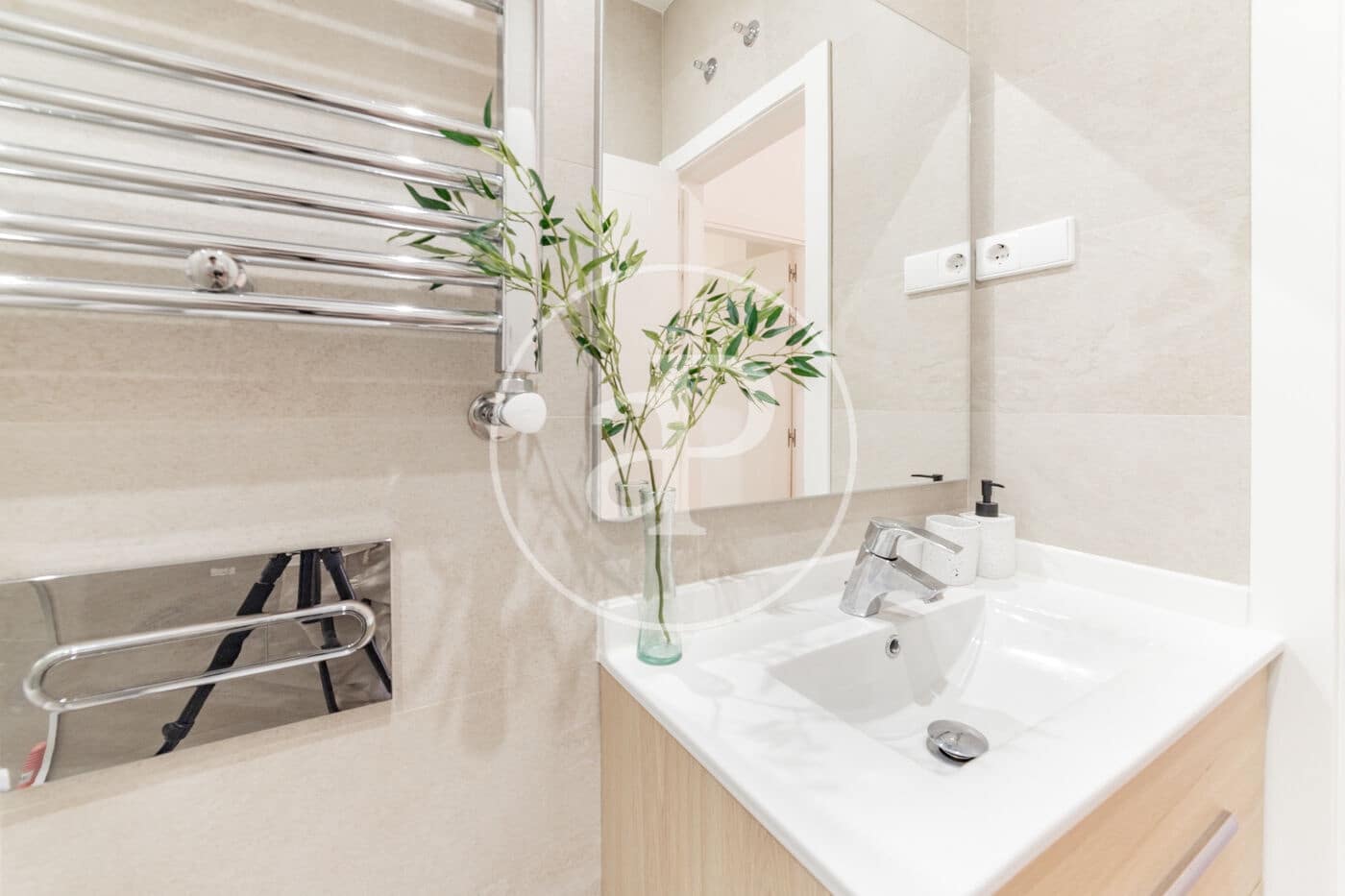 2 bedroom Apartment for rent in Madrid city - € 4,000 (Ref: 8726421)