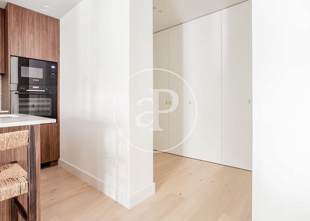 2 quarto Apartamento para arrendar em Trafalgar, Madrid cidade - 4 800 € (Ref: 8726422)