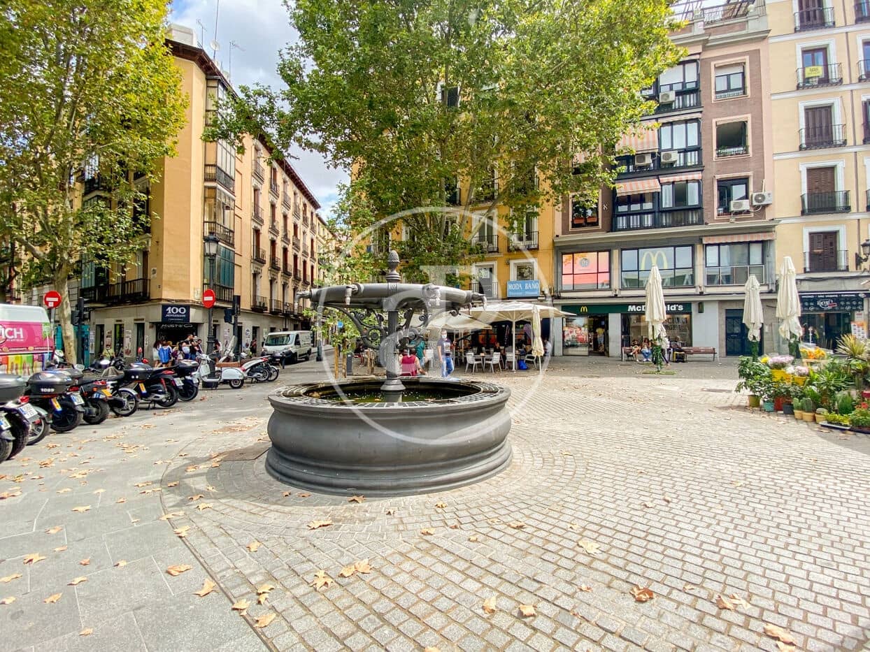 Appartement de 2 chambres à louer à Madrid ville - 2 000 € (Ref: 8726423)