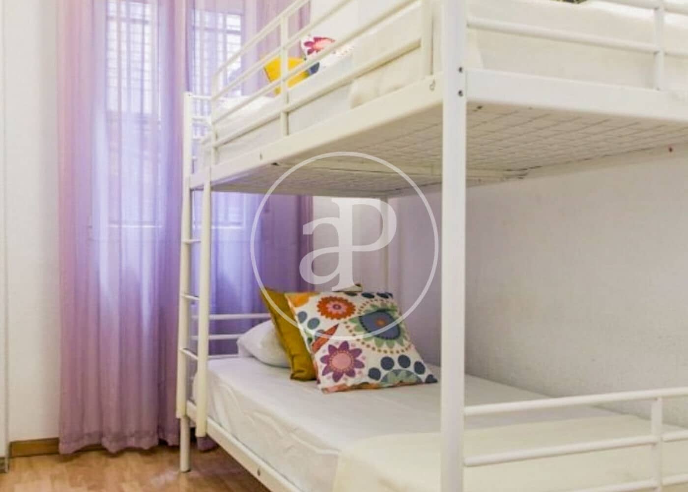 Appartement de 2 chambres à louer à Madrid ville - 2 000 € (Ref: 8726423)