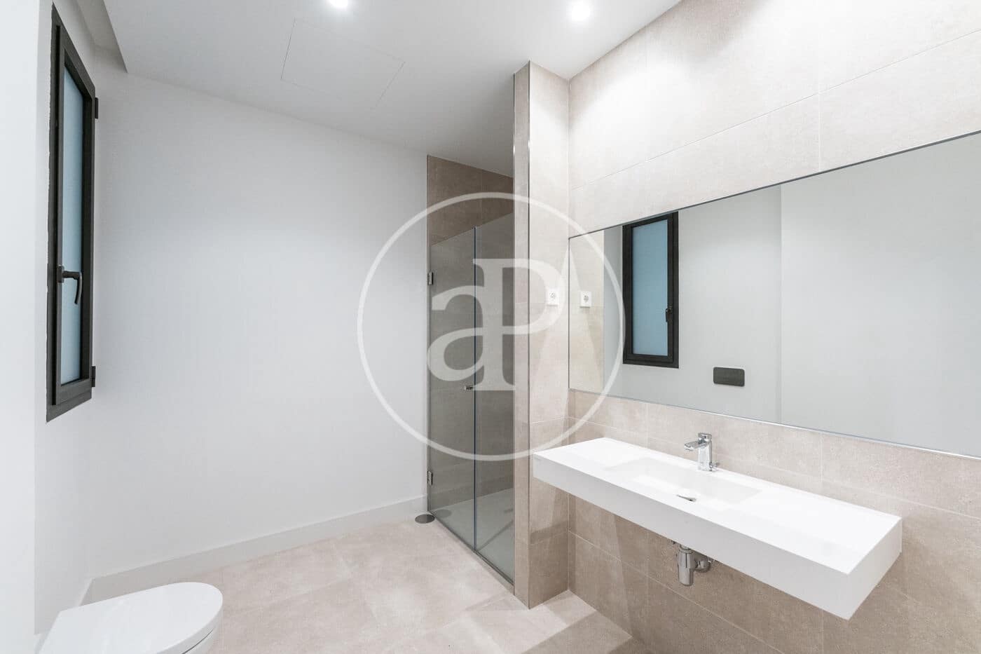 2 bedroom Apartment for rent in Madrid city with pool - € 3,400 (Ref: 8726424)