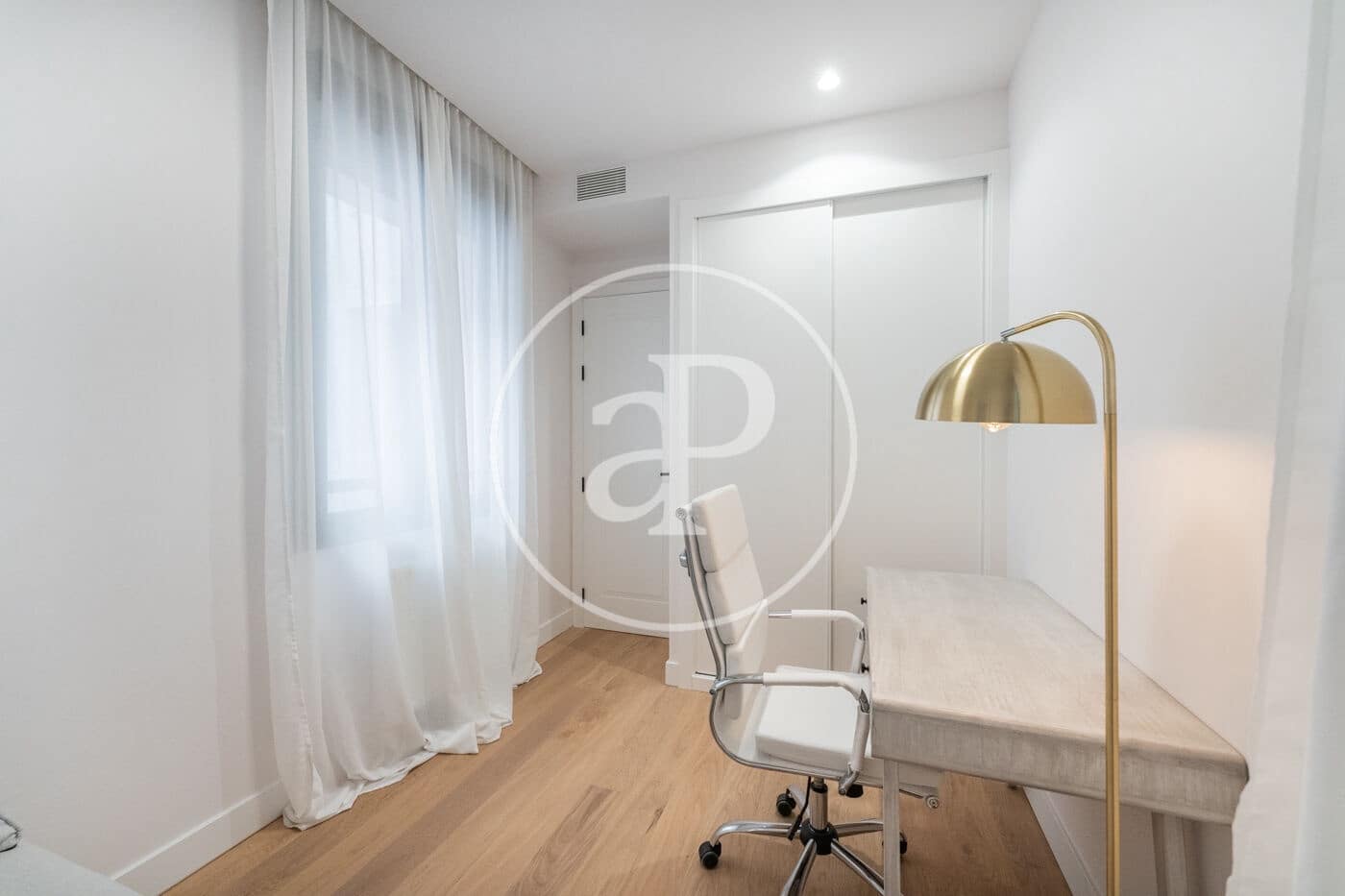 2 bedroom Apartment for rent in Madrid city with pool - € 3,400 (Ref: 8726424)