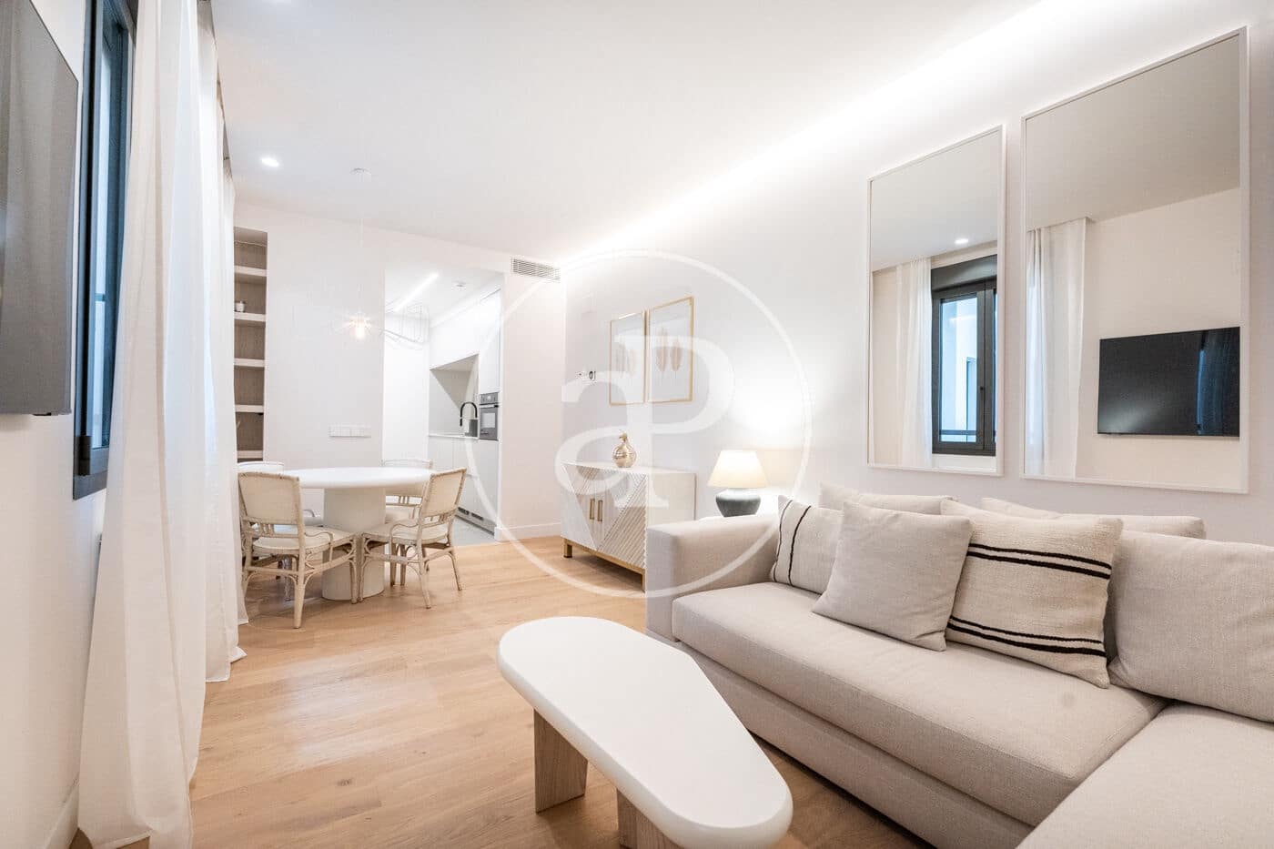 2 bedroom Apartment for rent in Madrid city with pool - € 3,400 (Ref: 8726424)