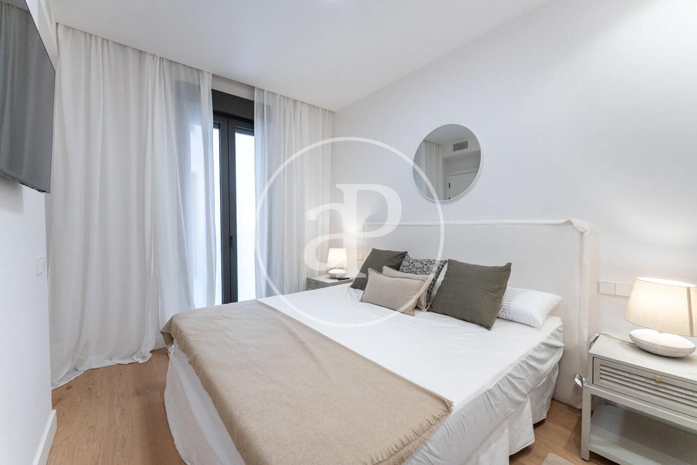 2 bedroom Apartment for rent in Madrid city with pool - € 3,400 (Ref: 8726424)
