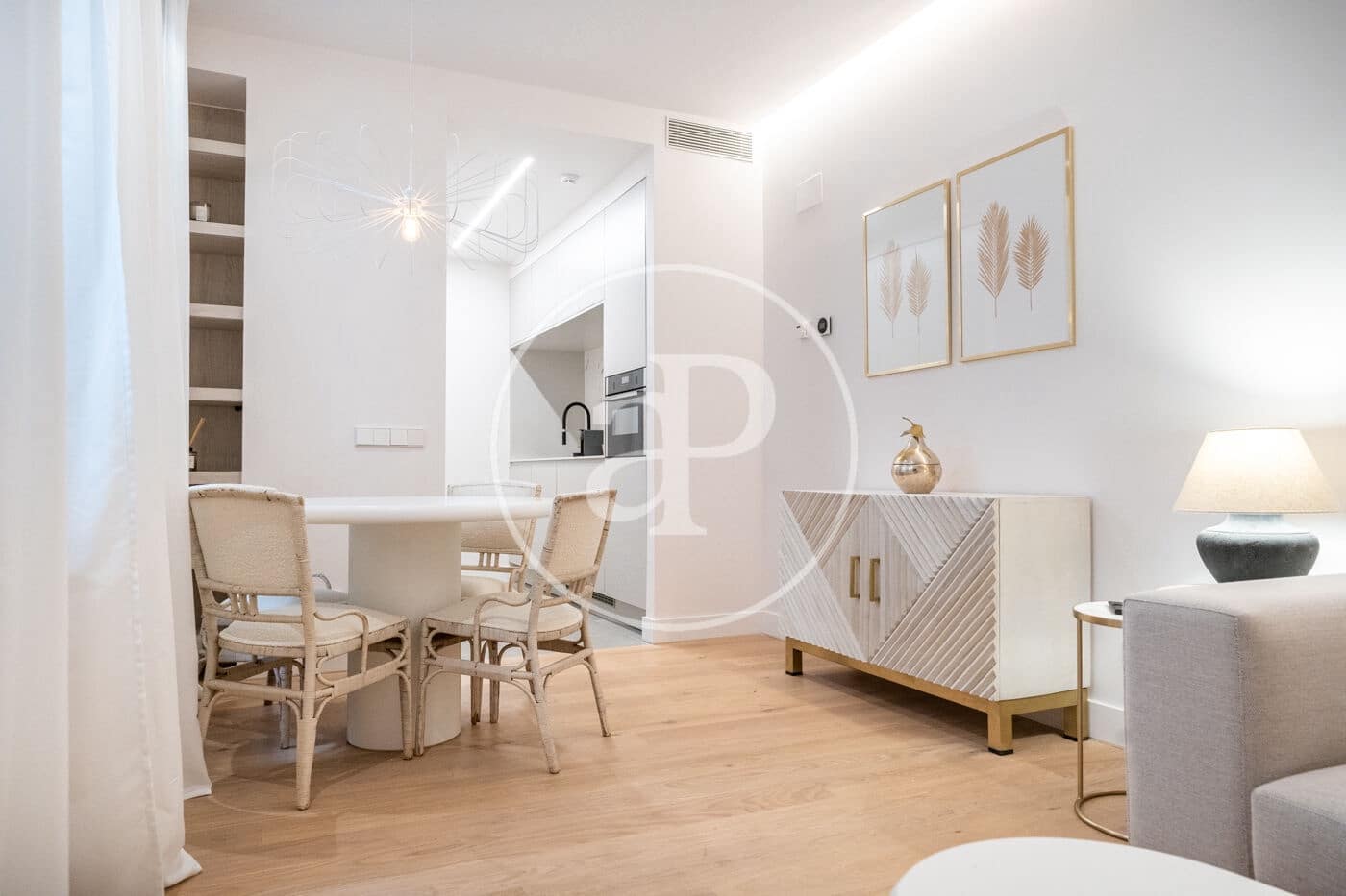 2 bedroom Apartment for rent in Madrid city with pool - € 3,400 (Ref: 8726424)