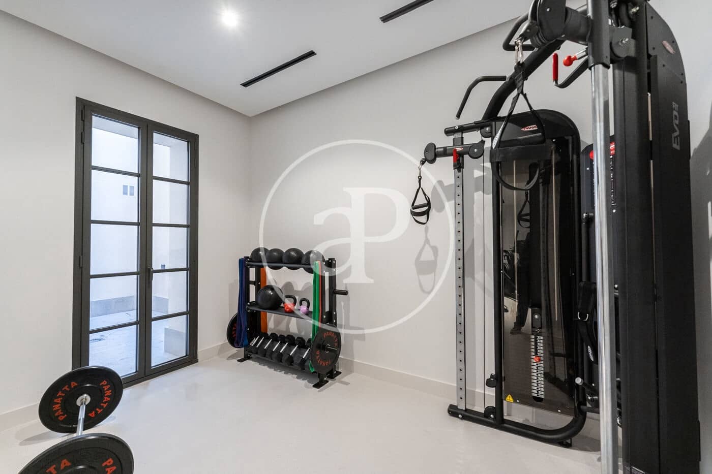 2 bedroom Apartment for rent in Madrid city with pool - € 3,400 (Ref: 8726424)
