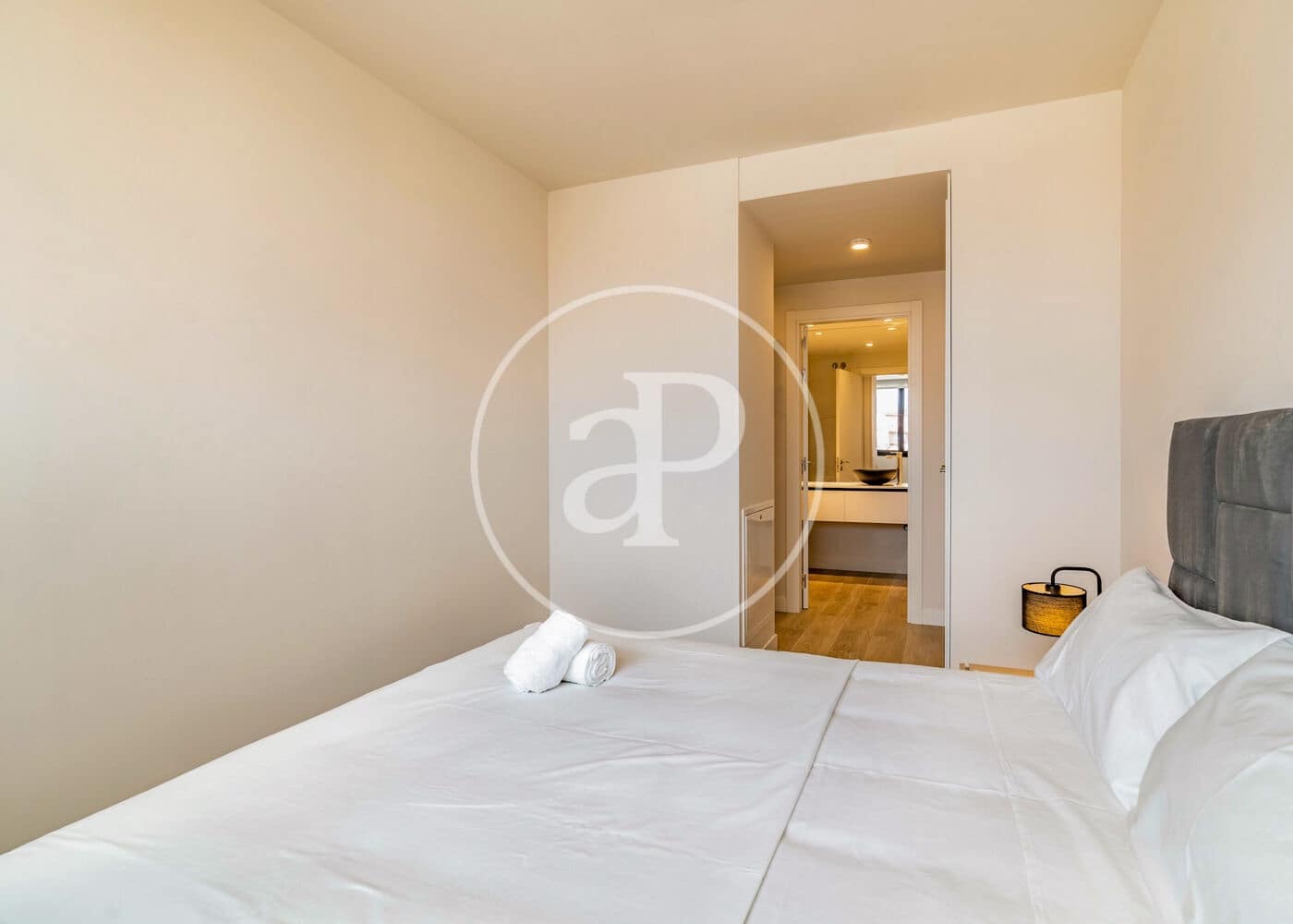 Appartement de 1 chambre à louer à Madrid ville avec piscine - 2 250 € (Ref: 8726425)