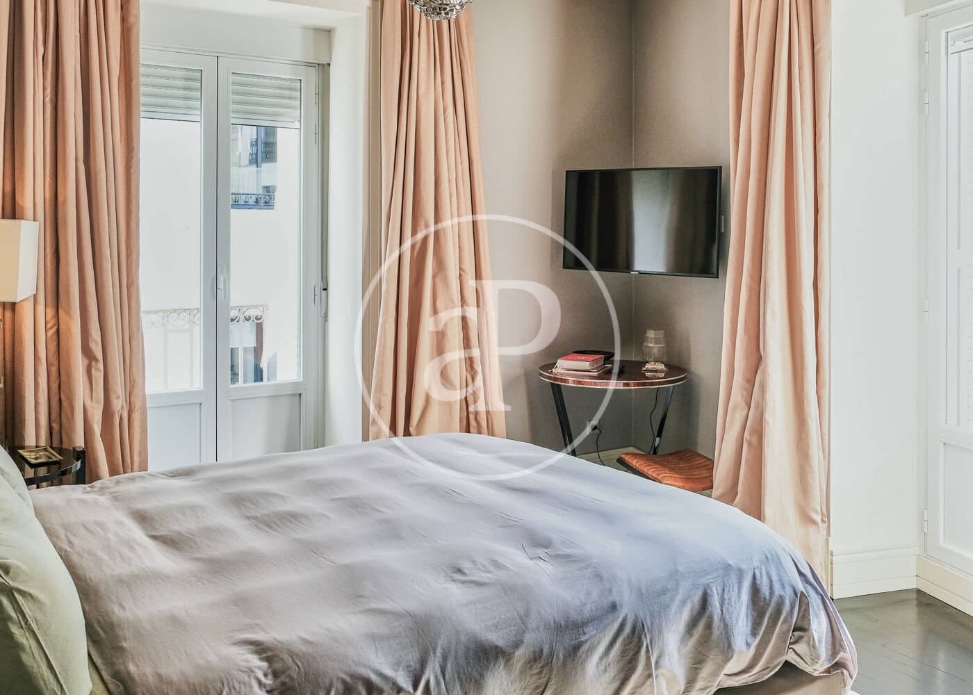 2 soverom Leilighet til leie i Madrid by - € 5 350 (Ref: 8726431)
