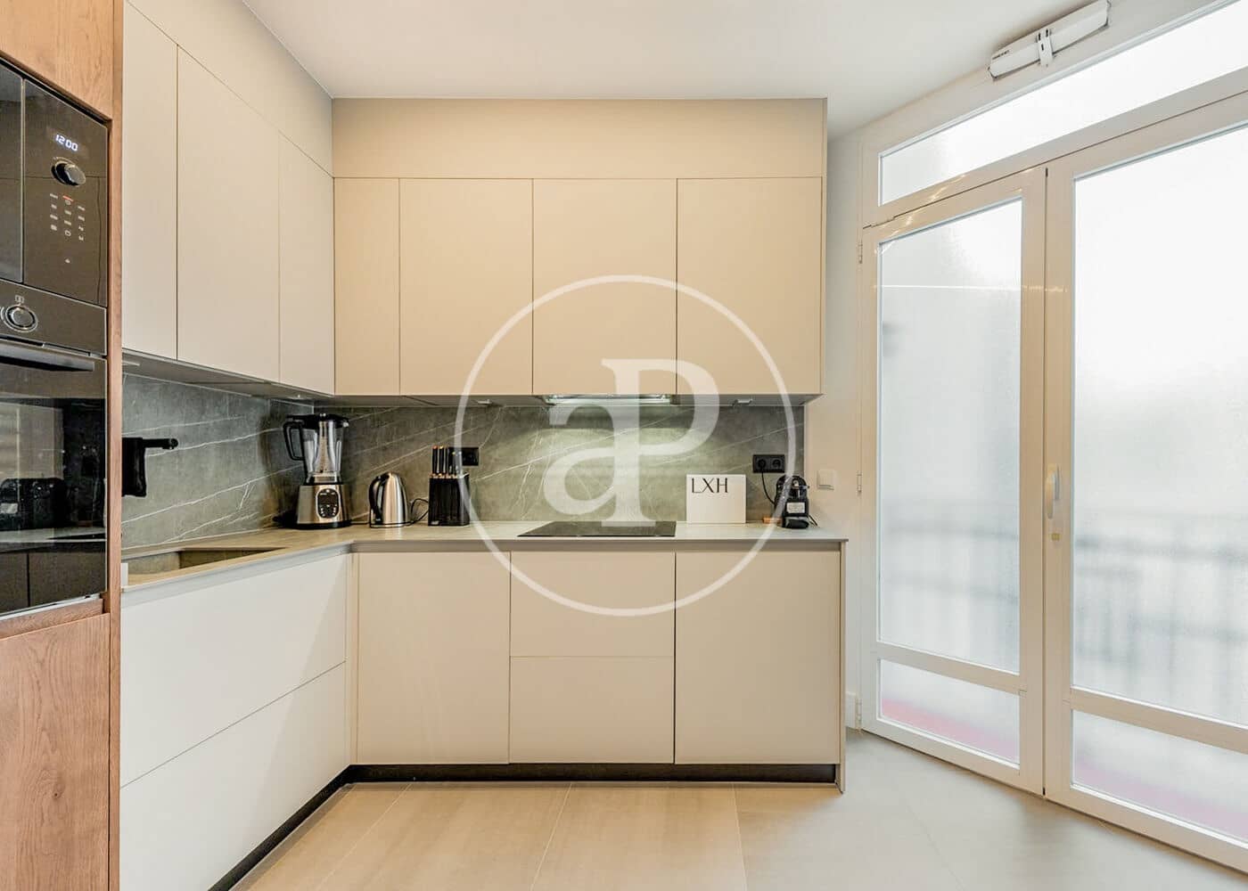 Appartement de 3 chambres à louer à Madrid ville - 7 300 € (Ref: 8726432)