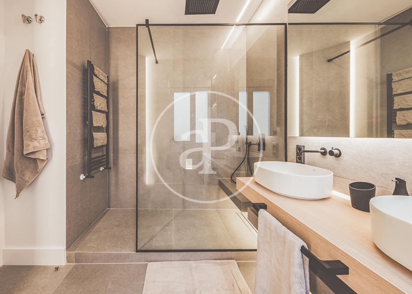 Appartement de 3 chambres à louer à Madrid ville - 7 300 € (Ref: 8726432)