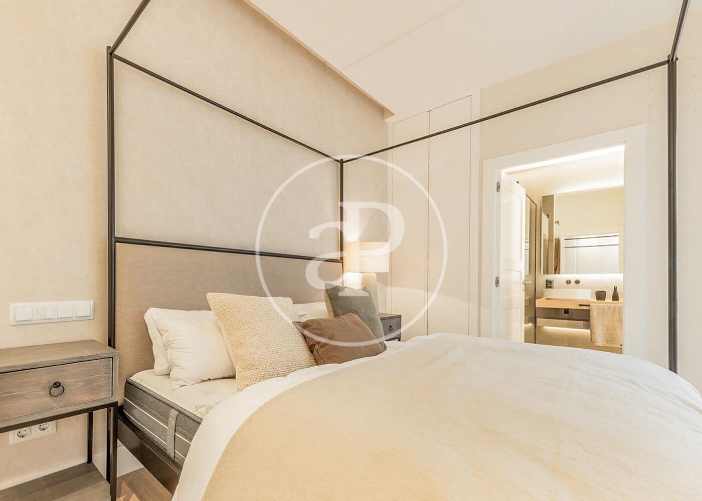 Appartement de 3 chambres à louer à Madrid ville - 7 300 € (Ref: 8726432)