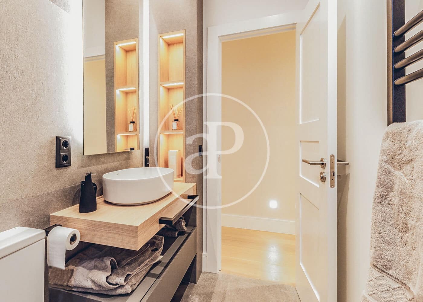 Appartement de 3 chambres à louer à Madrid ville - 7 300 € (Ref: 8726432)