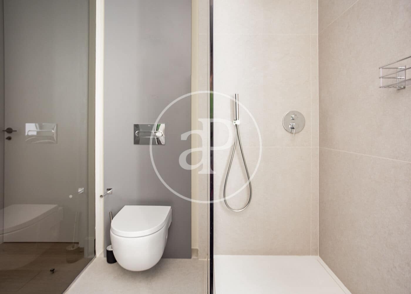 3 soveværelse Lejlighed til leje i Madrid by - € 7.800 (Ref: 8726437)