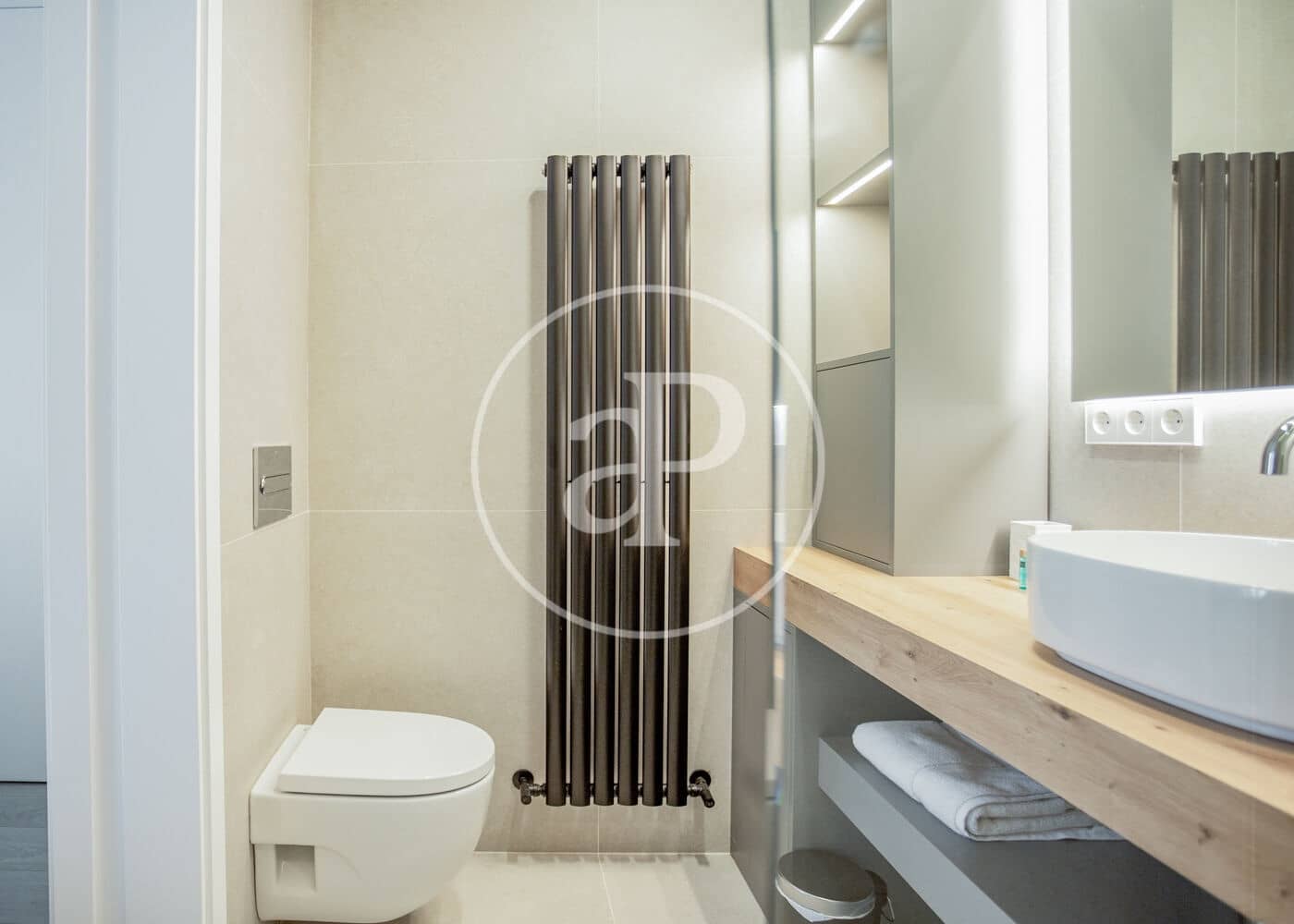 3 soveværelse Lejlighed til leje i Madrid by - € 7.800 (Ref: 8726437)