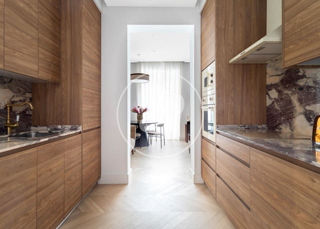 2 quarto Apartamento para arrendar em Almagro, Madrid cidade - 3 800 € (Ref: 8726450)