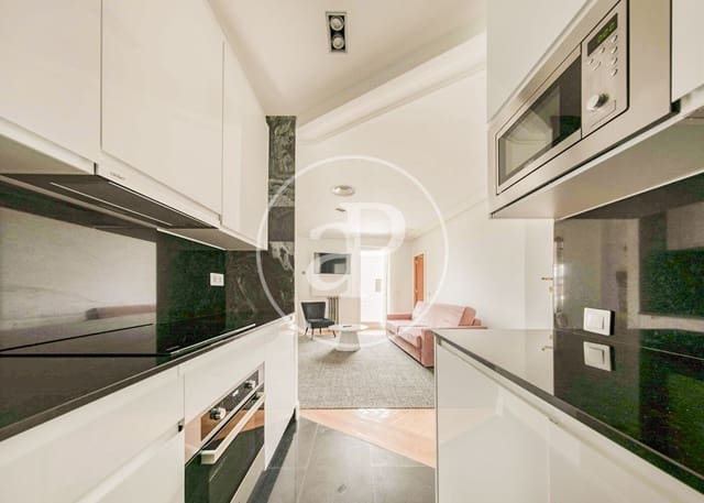 1 quarto Penthouse para arrendar em Sol, Madrid cidade - 2 935 € (Ref: 8726467)