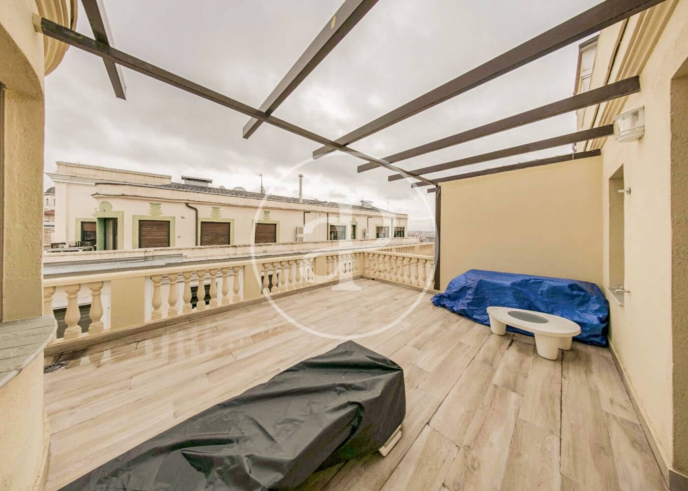 1 sypialnia Penthouse do wynajęcia w Miasto Madryt - 2 935 € (Ref: 8726467)