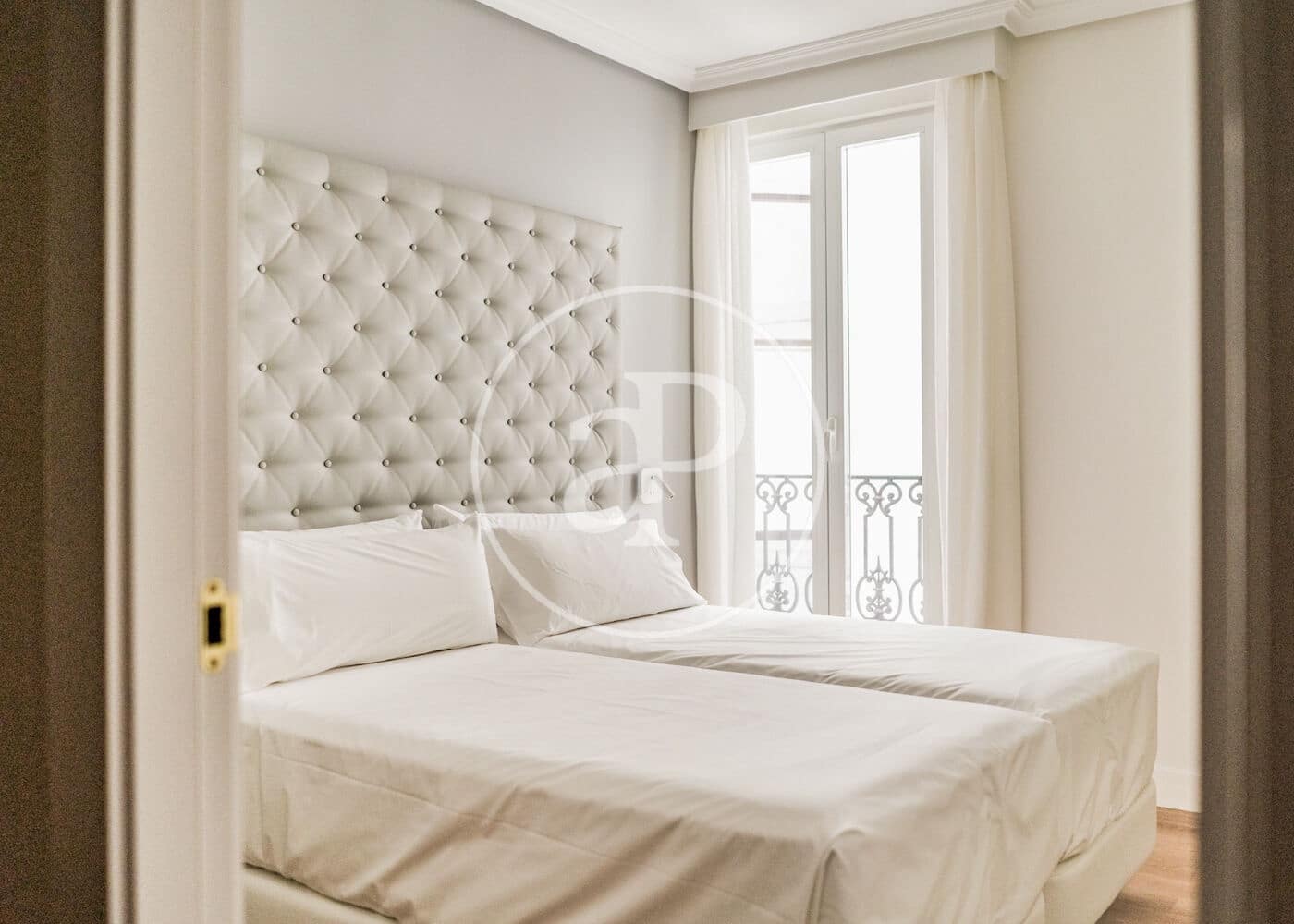 2 slaapkamer Appartement te huur in Madrid stad - € 3.255 (Ref: 8726468)