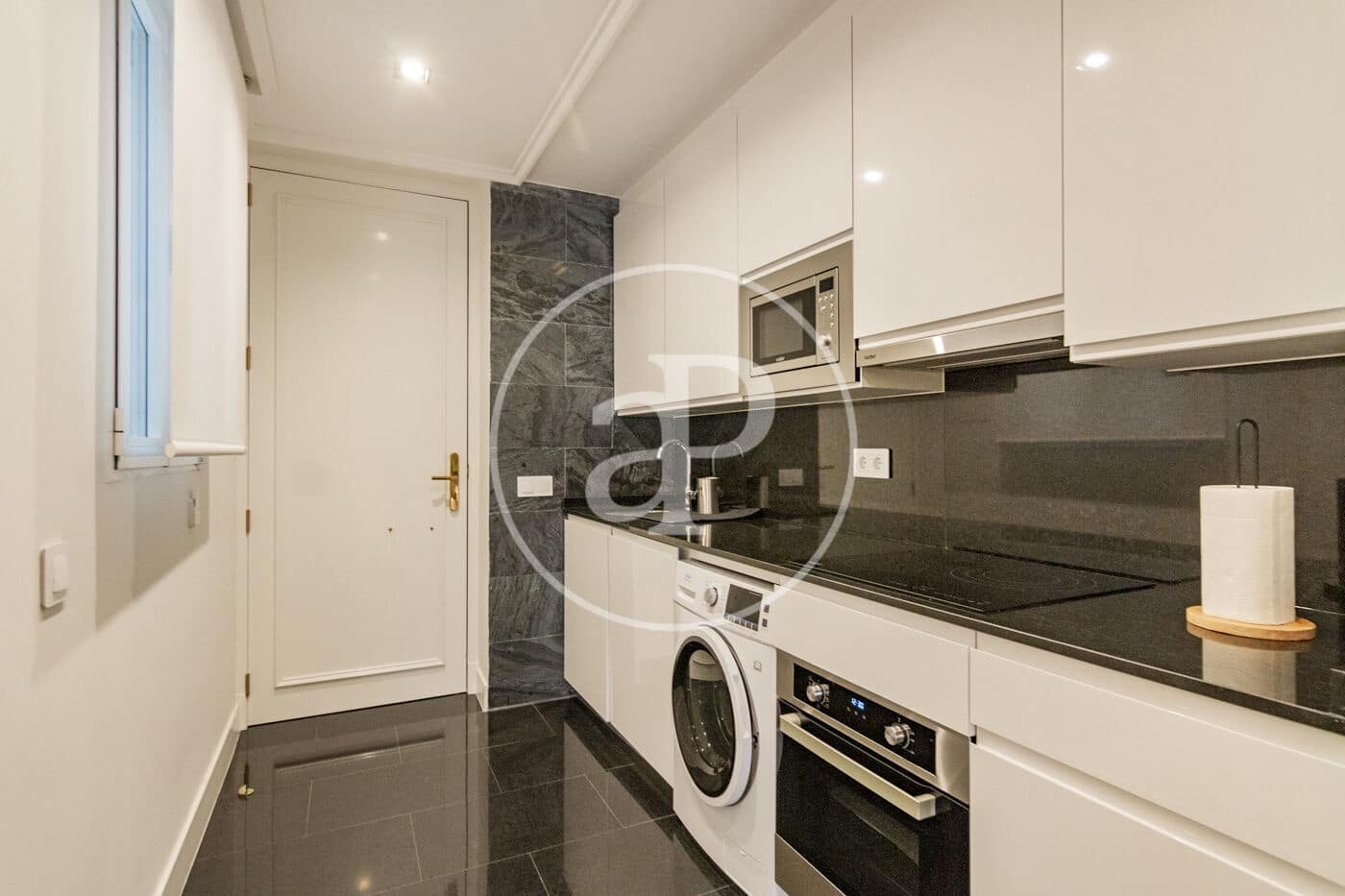 1 quarto Apartamento para arrendar em Madrid cidade - 2 340 € (Ref: 8726470)