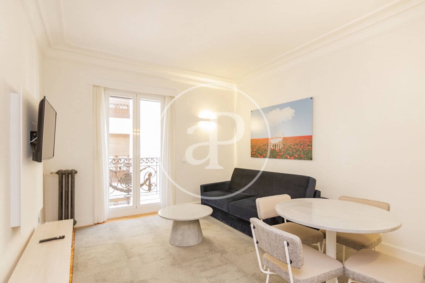 1 quarto Apartamento para arrendar em Madrid cidade - 2 340 € (Ref: 8726470)