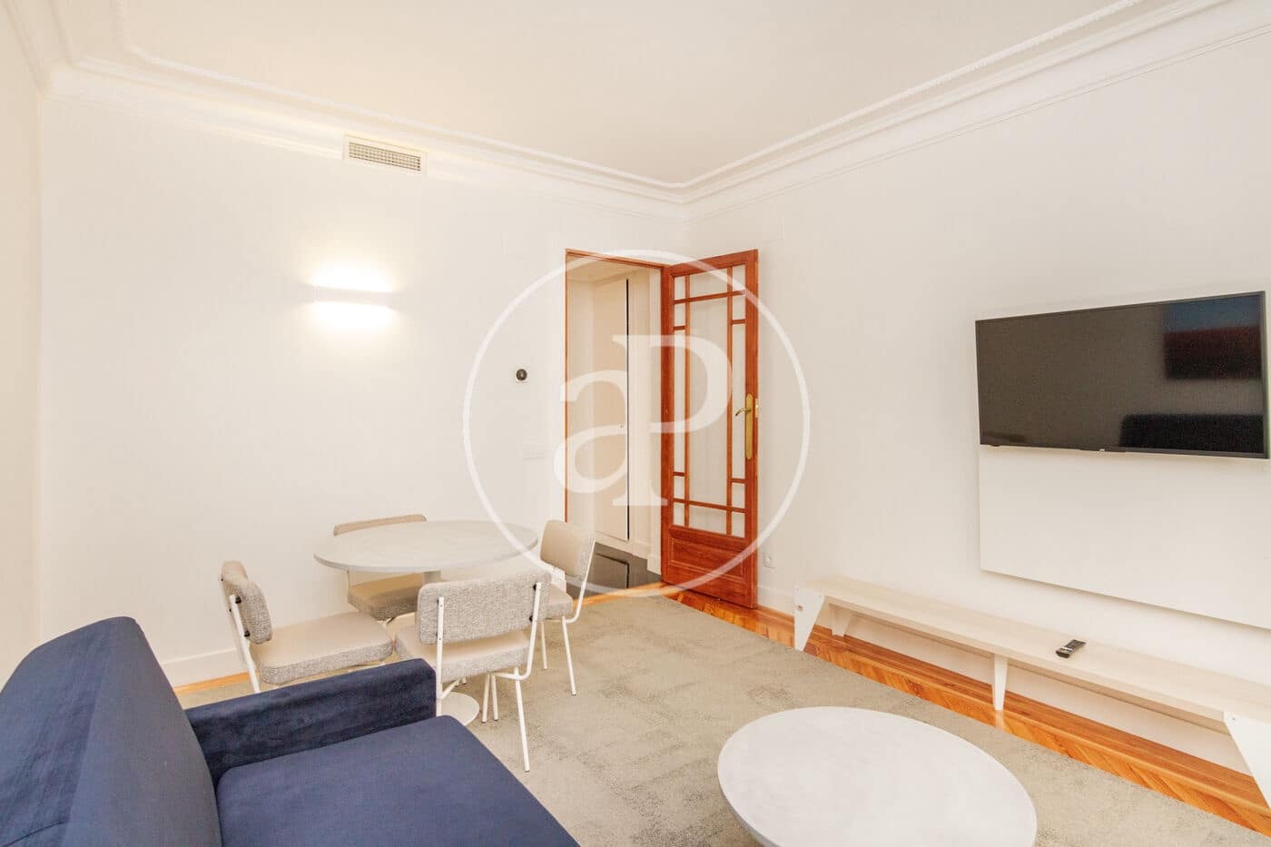 1 quarto Apartamento para arrendar em Madrid cidade - 2 340 € (Ref: 8726470)