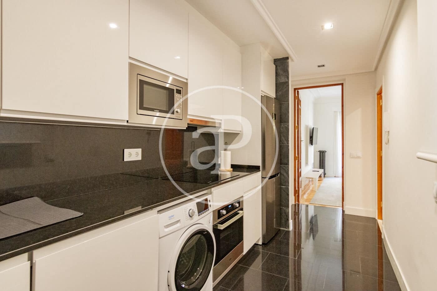 1 quarto Apartamento para arrendar em Madrid cidade - 2 340 € (Ref: 8726470)