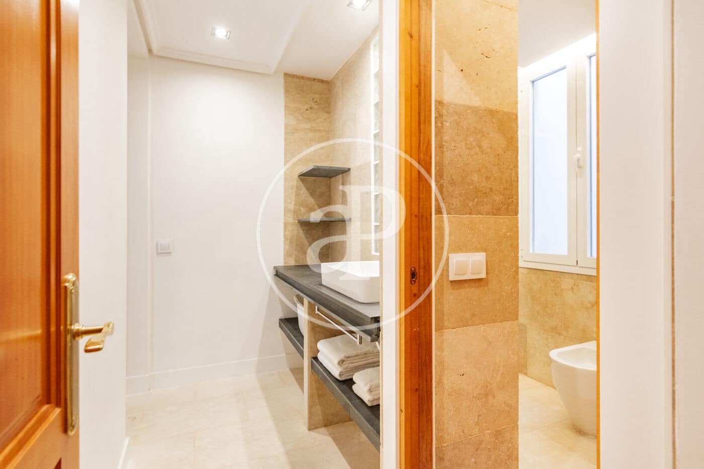 1 quarto Apartamento para arrendar em Madrid cidade - 2 340 € (Ref: 8726470)